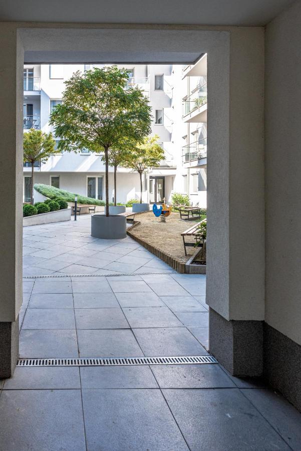 Amphora Luxury With Free Private Parking And Cozy Balcony Appartement Boedapest